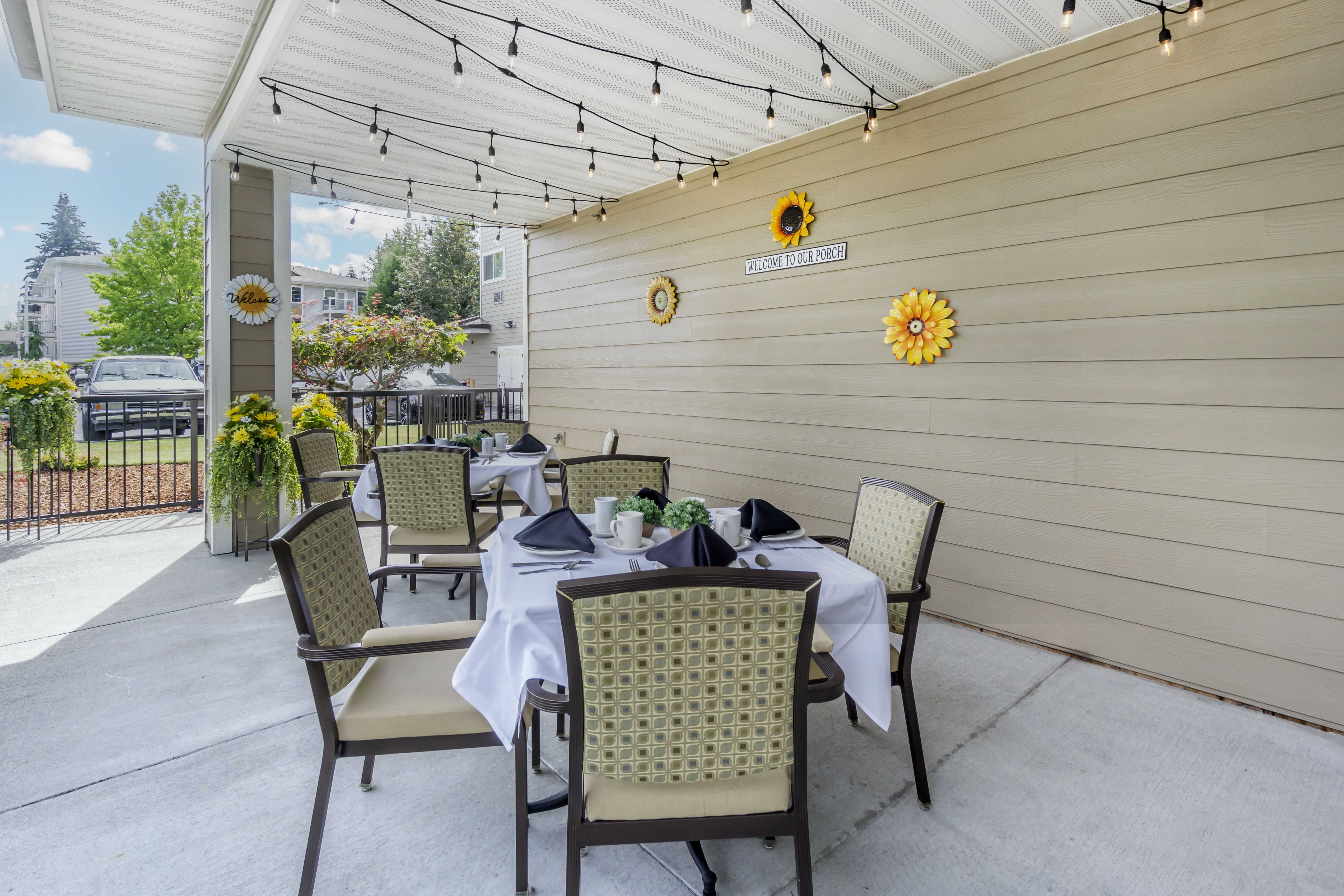 Allenmore Il Outdoor Dining